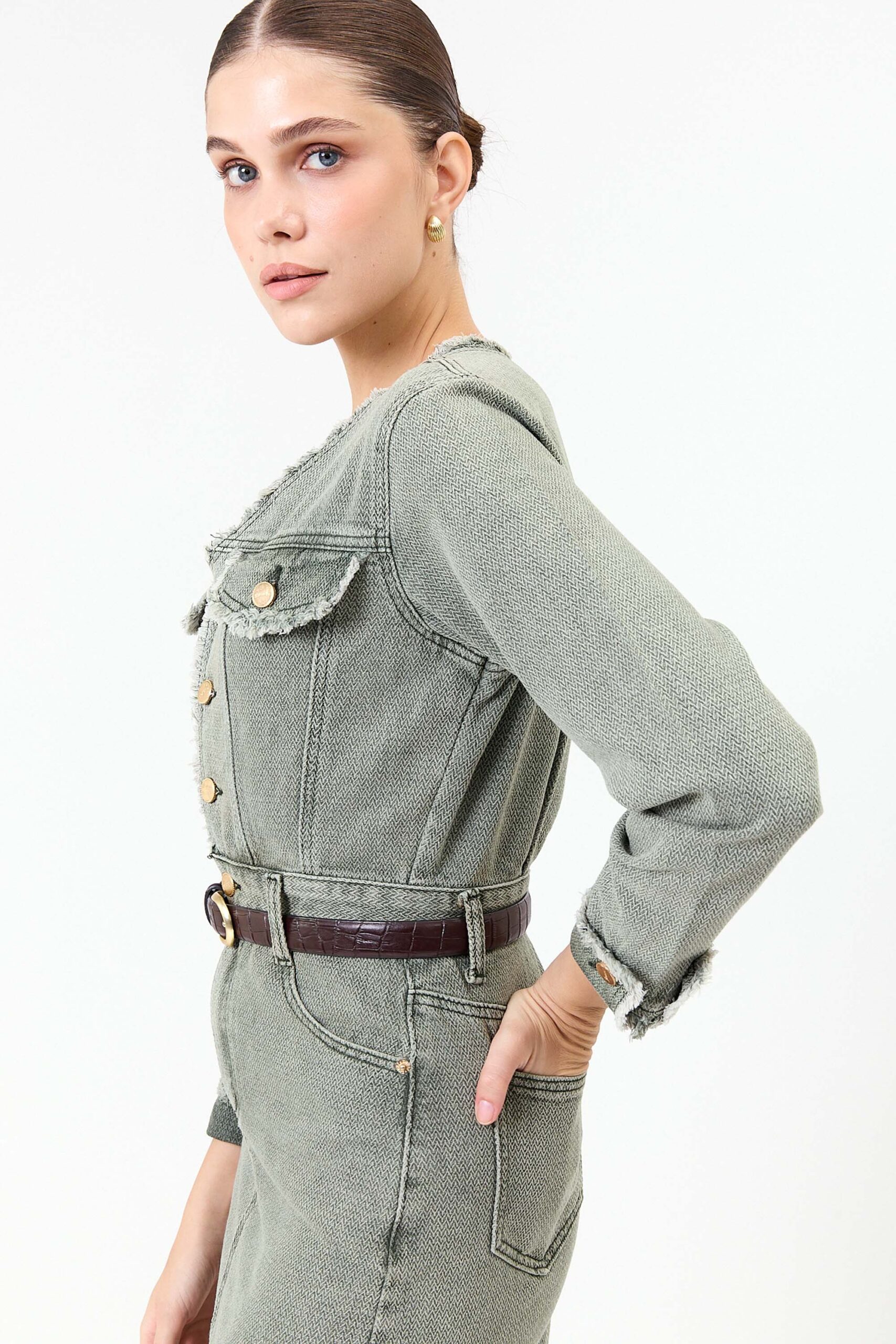 8FAB63C7-DFC6-457D-8132-0CC25CE10817